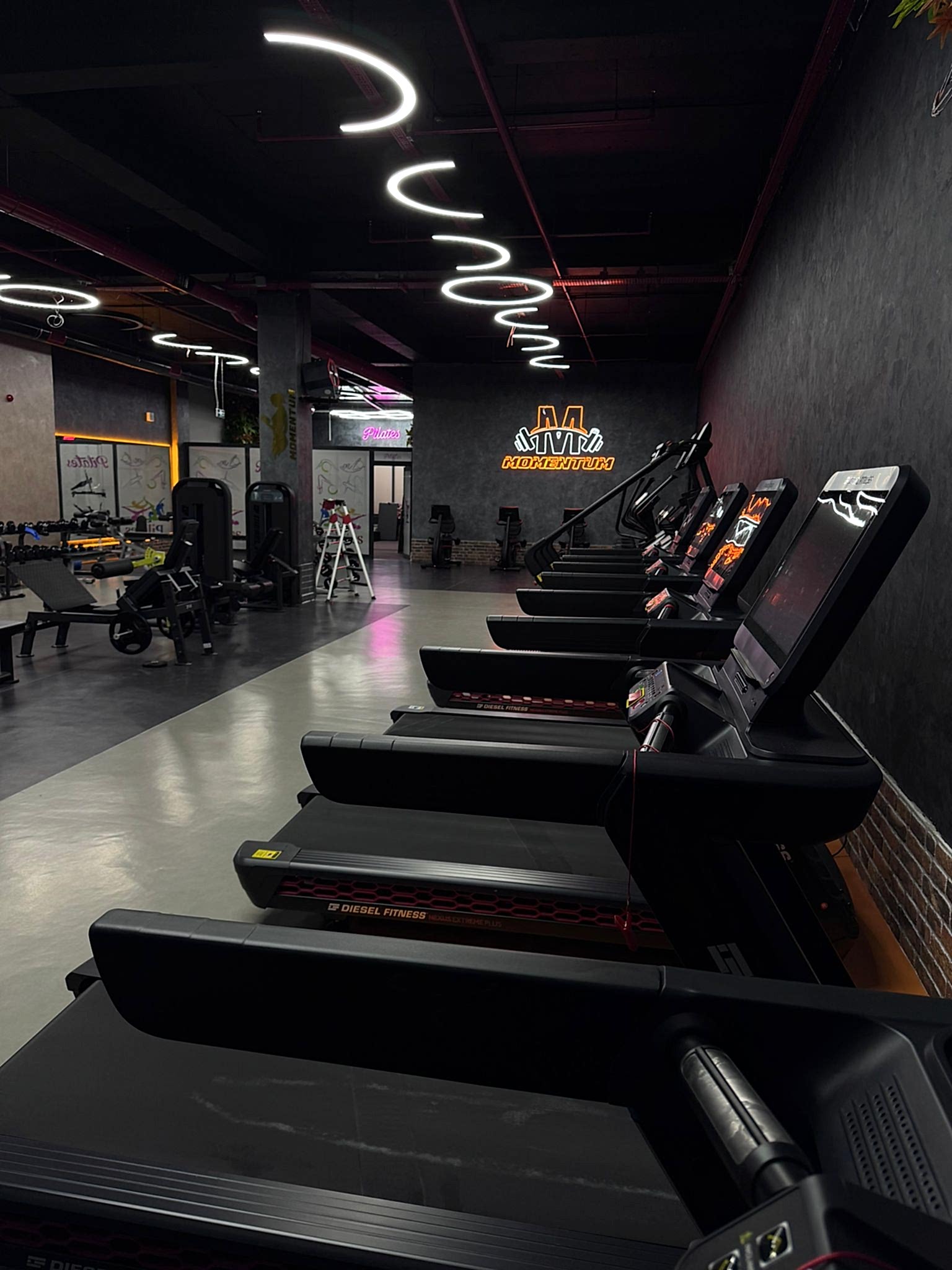 Momentum Fitness - Grup Dersleri Stüdyosu