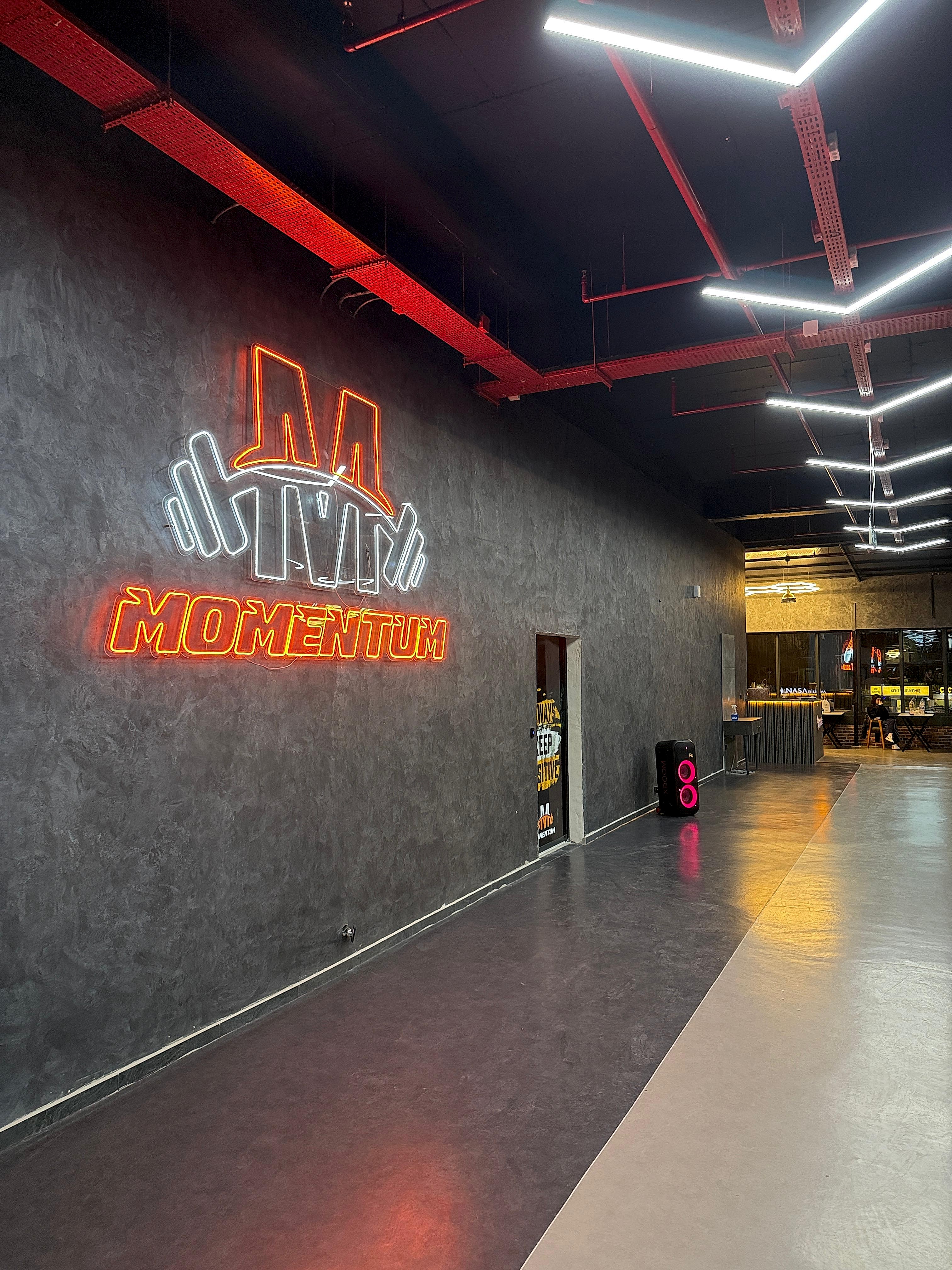 Momentum Premium Fitness Salon - Modern Ekipmanlar ve Premium Gym Alanı